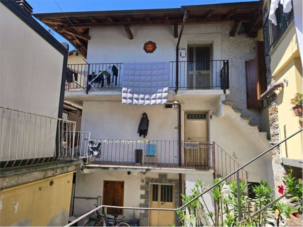 appartamento in vendita a Cossogno
