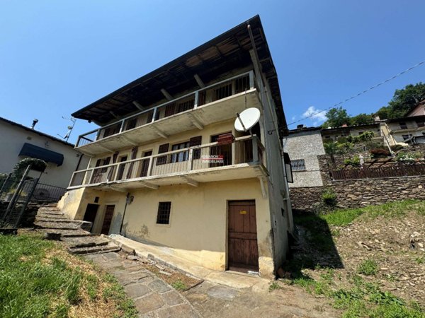 casa indipendente in vendita a Cossogno