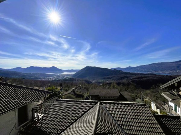 casa indipendente in vendita a Cossogno in zona Ungiasca