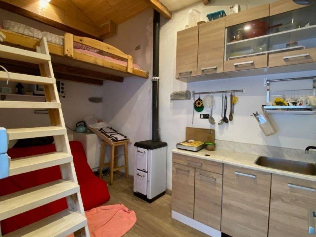 casa indipendente in vendita a Cossogno