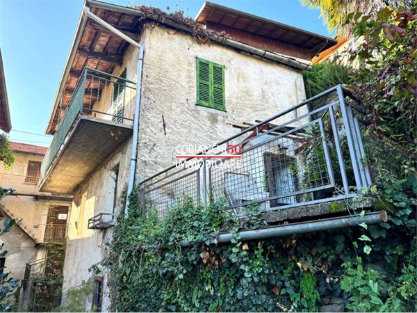 casa indipendente in vendita a Cossogno in zona Ungiasca