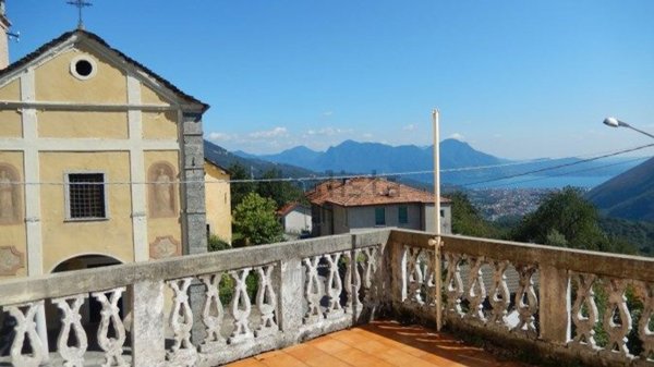casa indipendente in vendita a Cossogno in zona Ungiasca