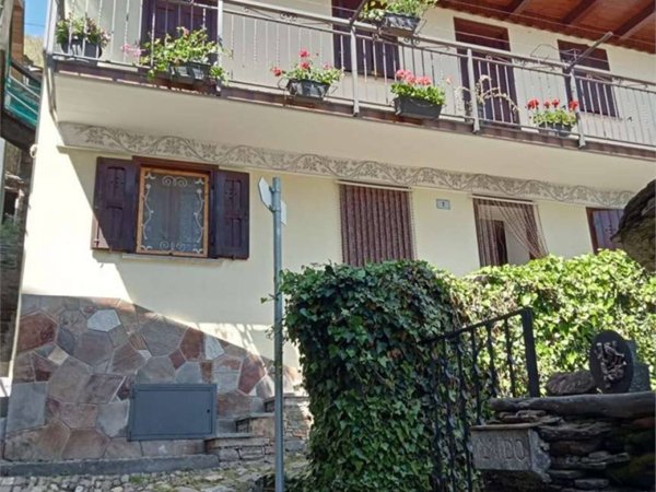 appartamento in vendita a Cossogno in zona Cicogna