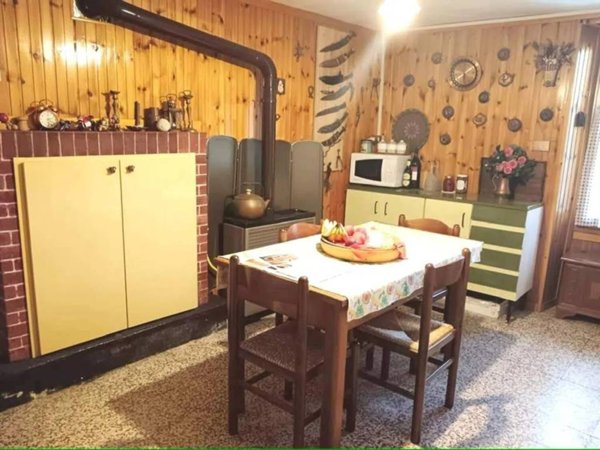 casa indipendente in vendita a Cossogno