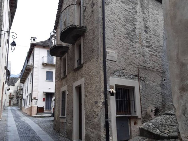 casa indipendente in vendita a Craveggia
