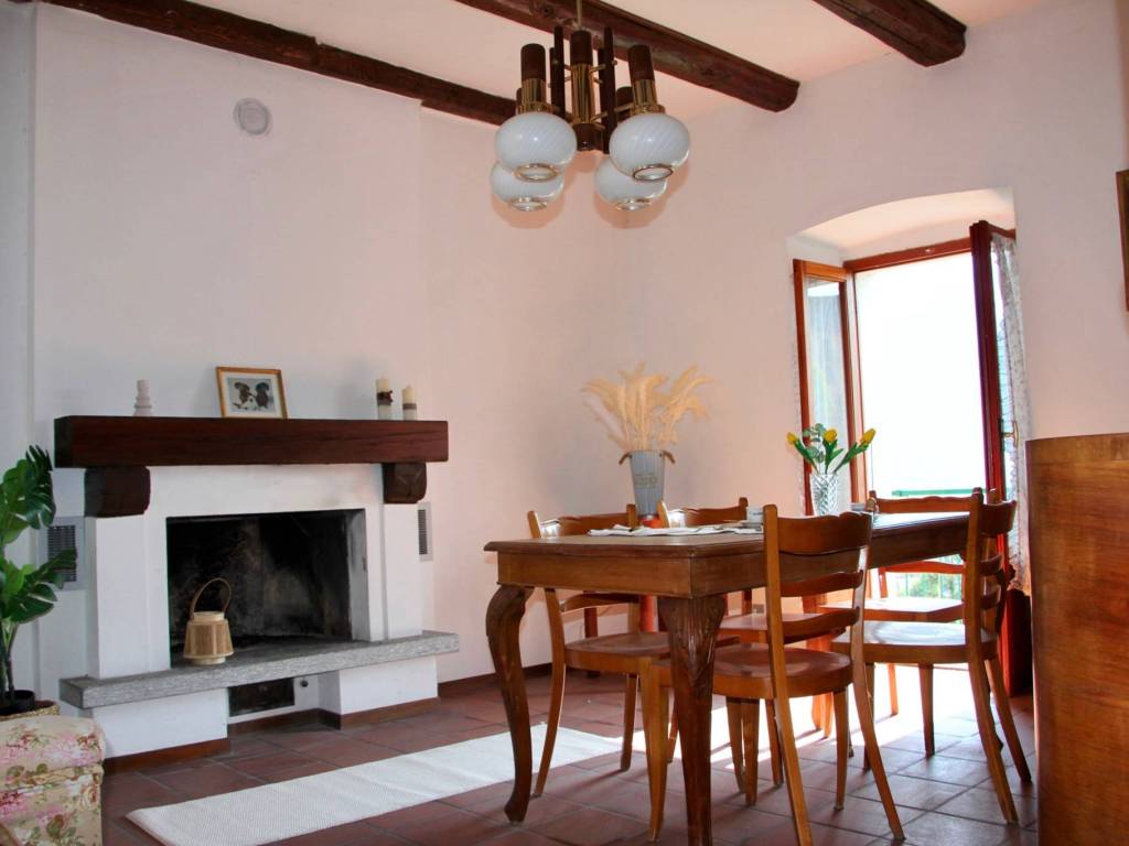 casa indipendente in vendita a Craveggia