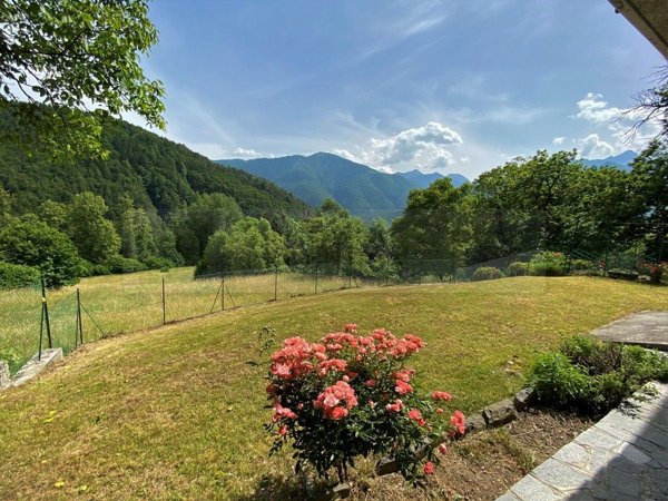 casa indipendente in vendita a Craveggia