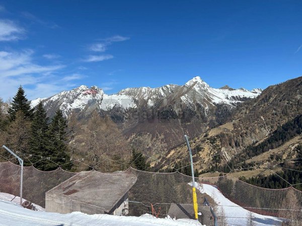 appartamento in vendita a Craveggia in zona Prestinone