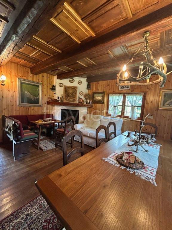 casa indipendente in vendita a Craveggia in zona Prestinone