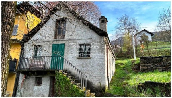 casa indipendente in vendita a Craveggia