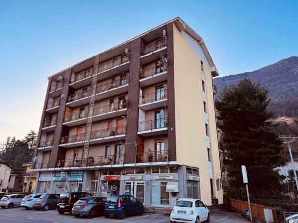 negozio in vendita a Crevoladossola in zona Preglia