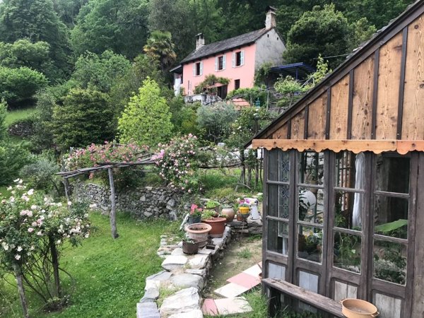 casa indipendente in vendita a Crevoladossola in zona Preglia