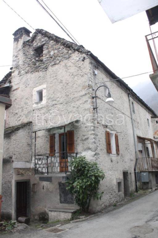 casa indipendente in vendita a Crevoladossola