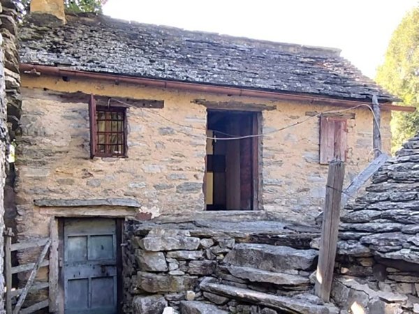 casa indipendente in vendita a Crevoladossola