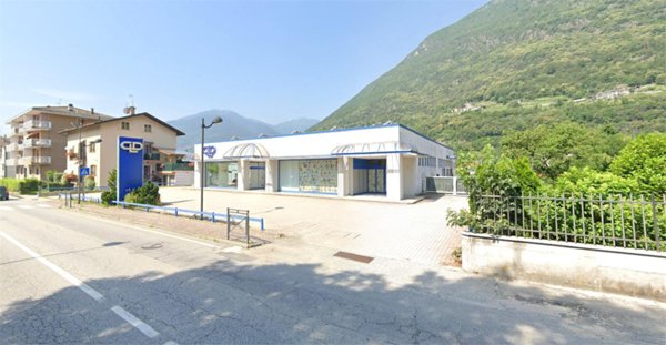 locale commerciale in vendita a Crevoladossola