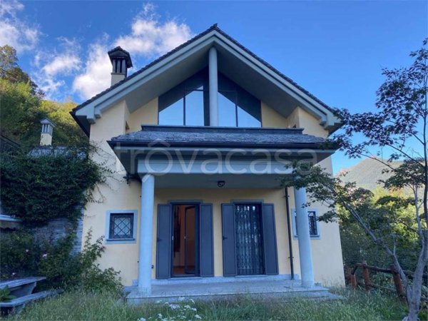 casa indipendente in vendita a Crevoladossola