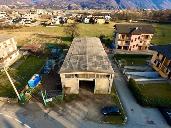 locale commerciale in vendita a Crevoladossola in zona Caddo