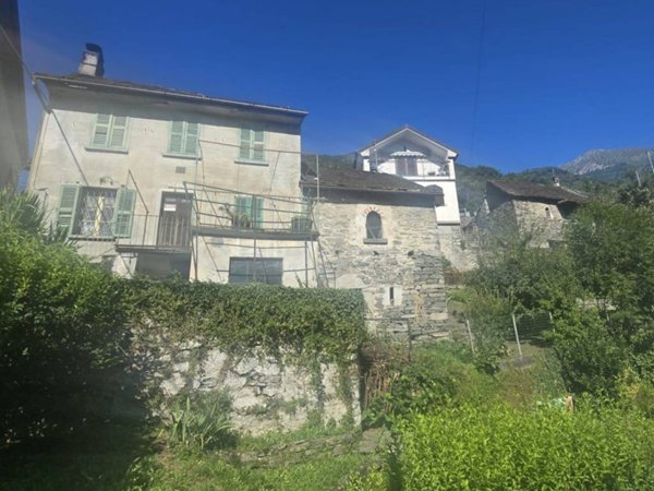 casa indipendente in vendita a Crevoladossola in zona Preglia