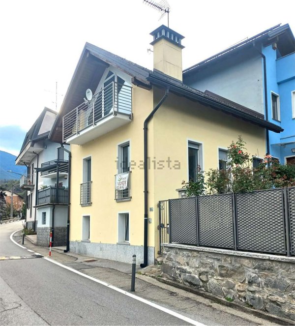 casa semindipendente in vendita a Crevoladossola in zona Caddo
