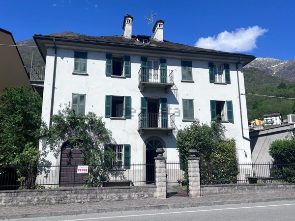 casa indipendente in vendita a Crevoladossola