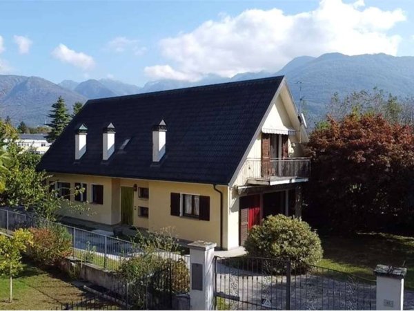 casa indipendente in vendita a Crevoladossola