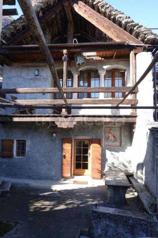 casa indipendente in vendita a Crevoladossola in zona Preglia