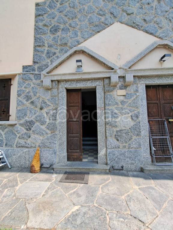 appartamento in vendita a Crevoladossola in zona Oira