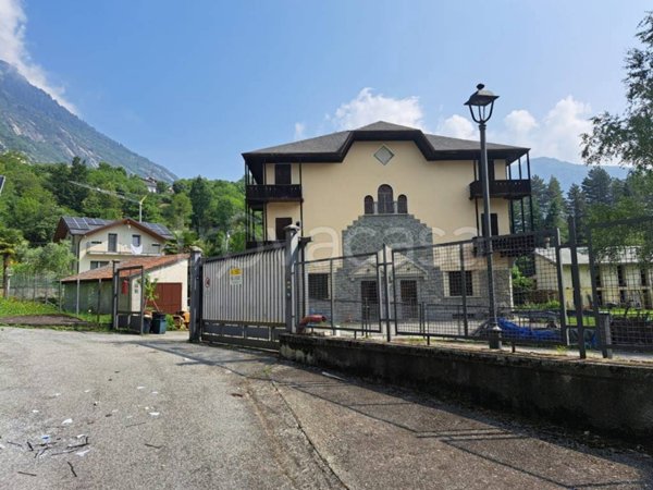 appartamento in vendita a Crevoladossola in zona Oira