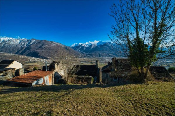 casa indipendente in vendita a Crevoladossola in zona Preglia
