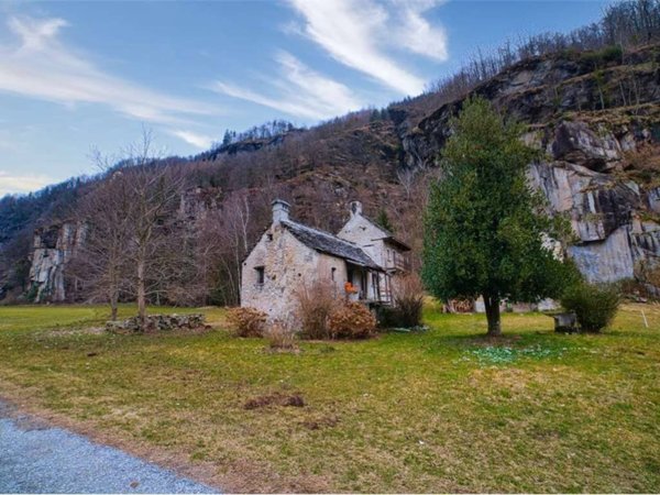 casale in vendita a Crodo