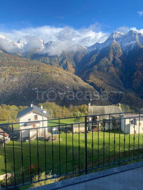 appartamento in vendita a Crodo in zona Cravegna