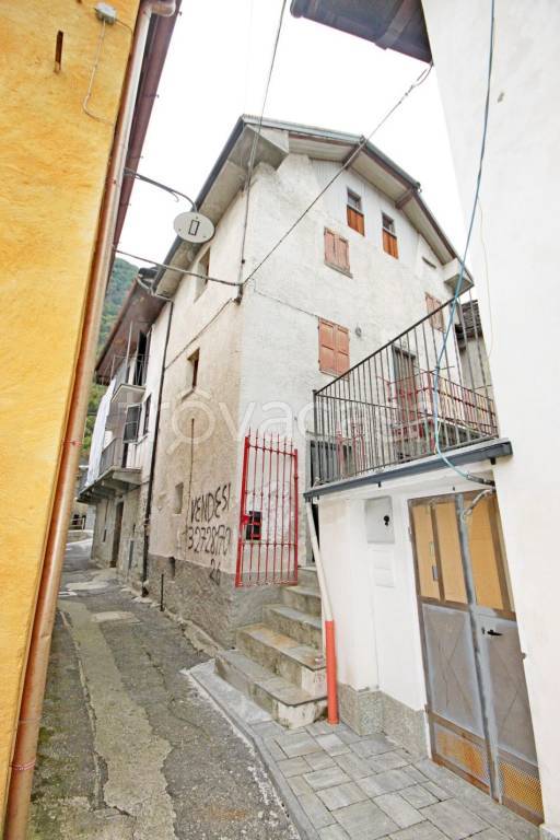 casa indipendente in vendita a Crodo in zona Vegno