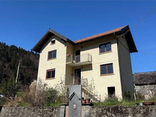 casa indipendente in vendita a Crodo