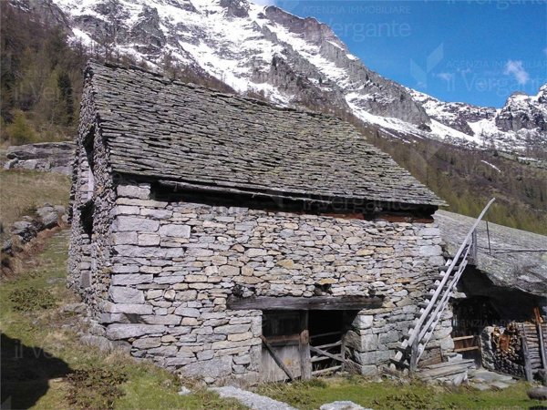 casale in vendita a Crodo in zona Vegno