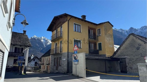 casa indipendente in vendita a Crodo in zona Mozzio