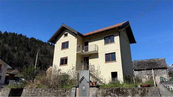 casa indipendente in vendita a Crodo in zona Vegno