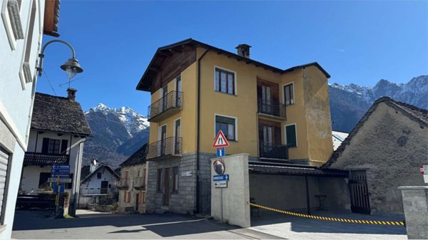 casa indipendente in vendita a Crodo in zona Mozzio