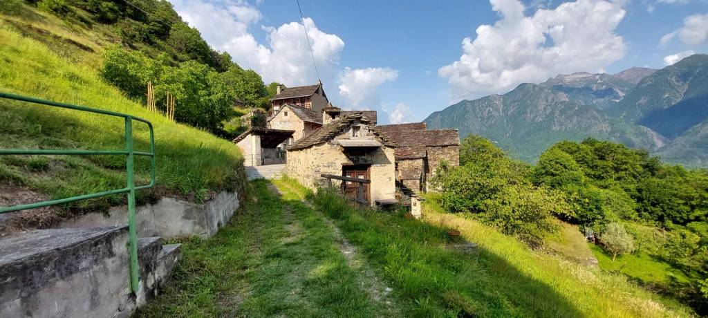 appartamento in vendita a Domodossola in zona Corte