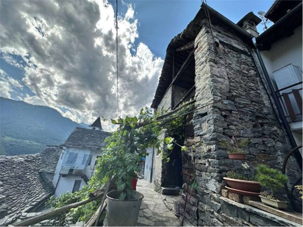 casa indipendente in vendita a Domodossola
