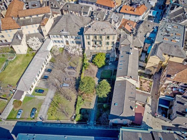intera palazzina in vendita a Domodossola in zona Calvario