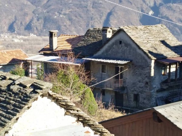 casa indipendente in vendita a Domodossola in zona Vagna