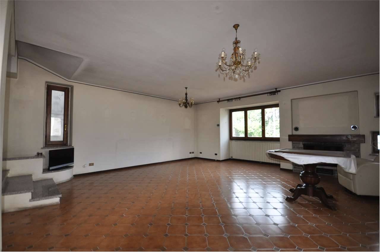 casa indipendente in vendita a Domodossola in zona Calvario