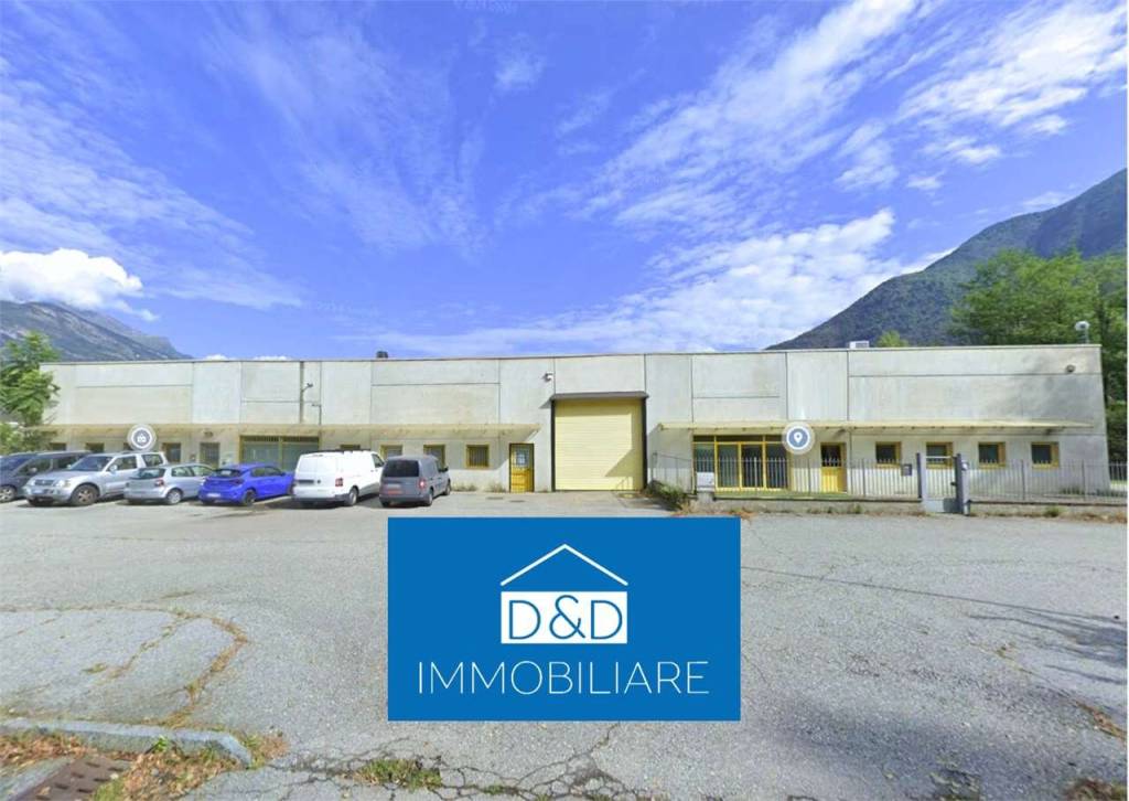 locale commerciale in vendita a Domodossola in zona Corte
