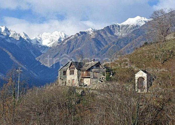 casa indipendente in vendita a Domodossola in zona Corte