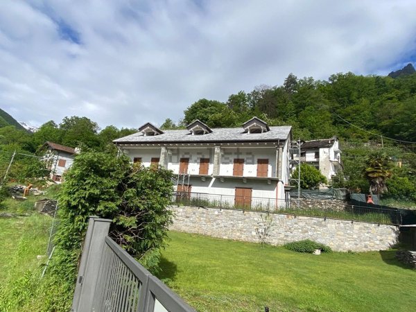 casa indipendente in vendita a Domodossola