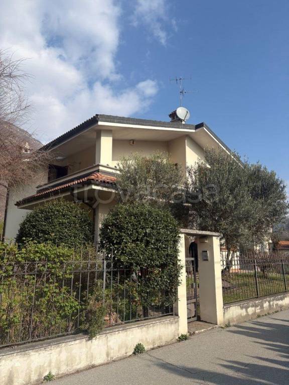 casa indipendente in vendita a Domodossola