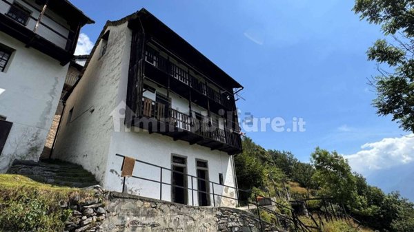 casa indipendente in vendita a Domodossola in zona Gabi Valle