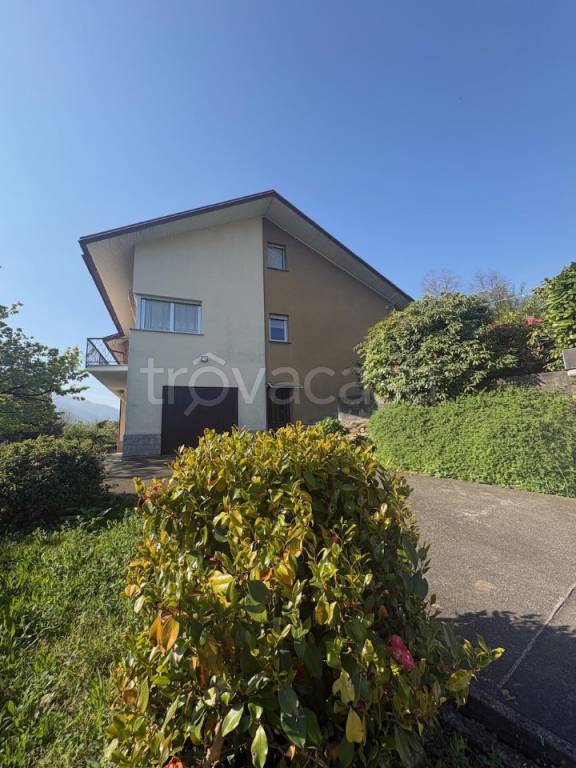 casa indipendente in vendita a Domodossola in zona Calvario