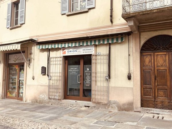 intera palazzina in vendita a Domodossola in zona Calvario
