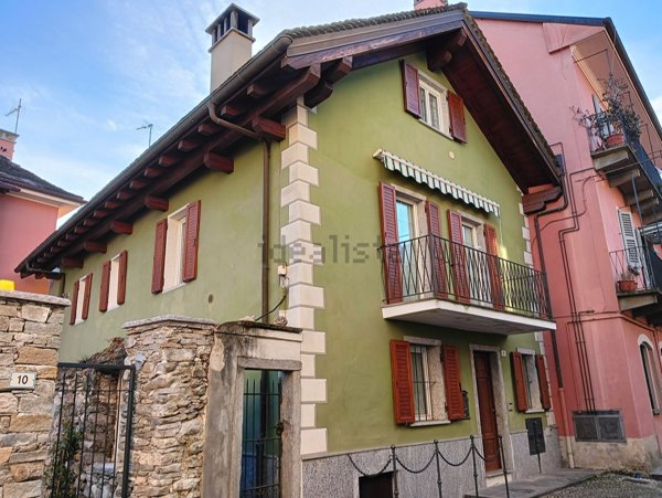 casa indipendente in vendita a Domodossola in zona Calvario